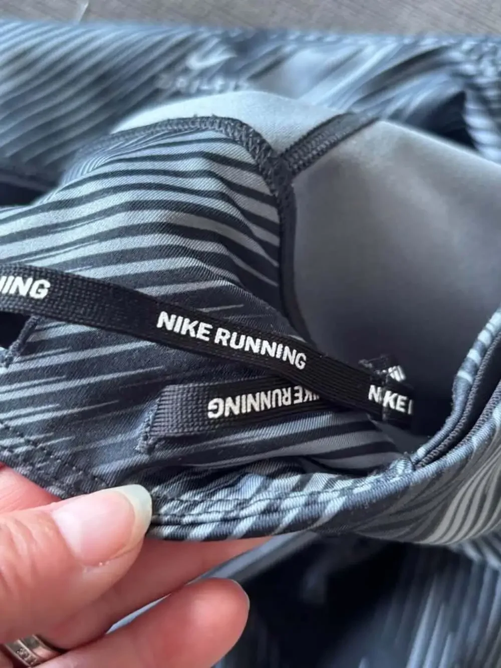 Nike Power Epic Run Crop Printed Running Leggings - Grey/Black - Size Medium